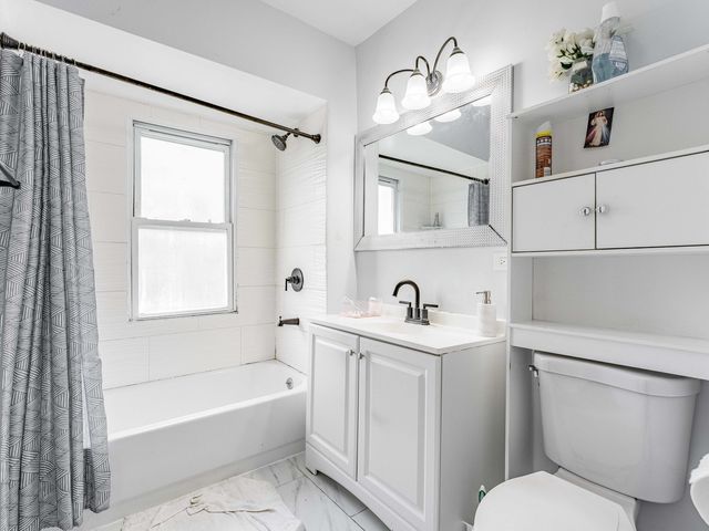 27 N Lockwood Avenue, Chicago, IL 60644