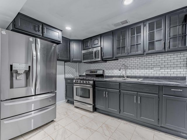 27 N Lockwood Avenue, Chicago, IL 60644