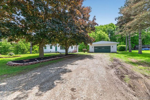 1976 Kathy Drive, Hamburg Township, MI 48189