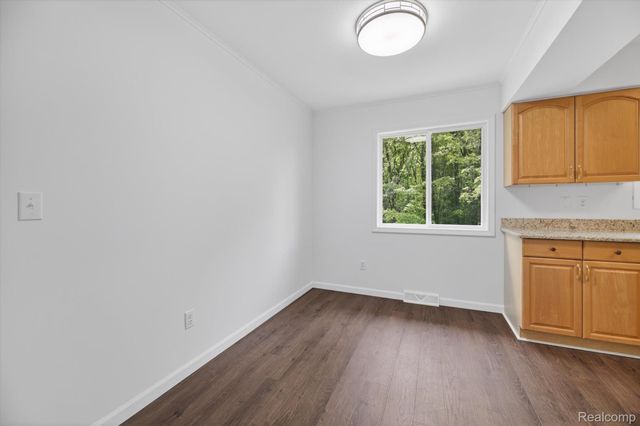 1976 Kathy Drive, Hamburg Township, MI 48189