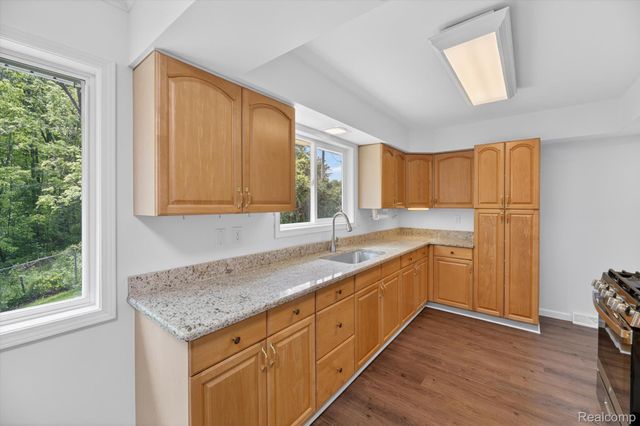 1976 Kathy Drive, Hamburg Township, MI 48189