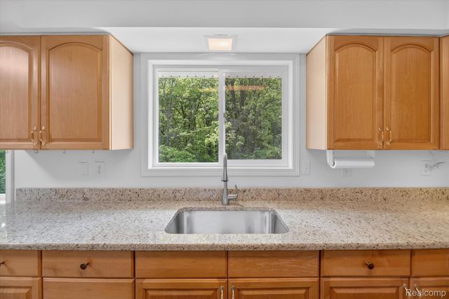 1976 Kathy Drive, Hamburg Township, MI 48189