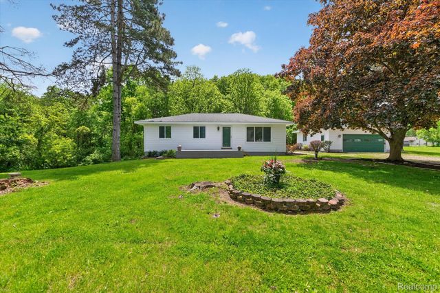 1976 Kathy Drive, Hamburg Township, MI 48189