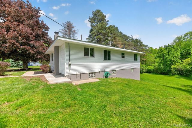 1976 Kathy Drive, Hamburg Township, MI 48189