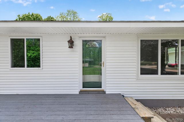 1976 Kathy Drive, Hamburg Township, MI 48189