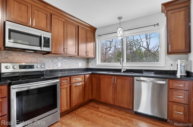 28491 Bayberry Road, Farmington Hills, MI 48331