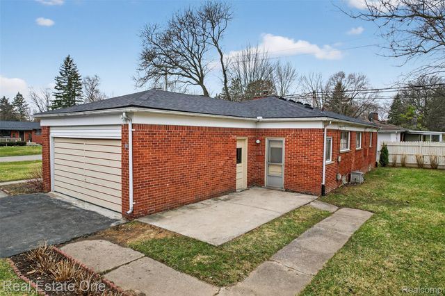 28491 Bayberry Road, Farmington Hills, MI 48331