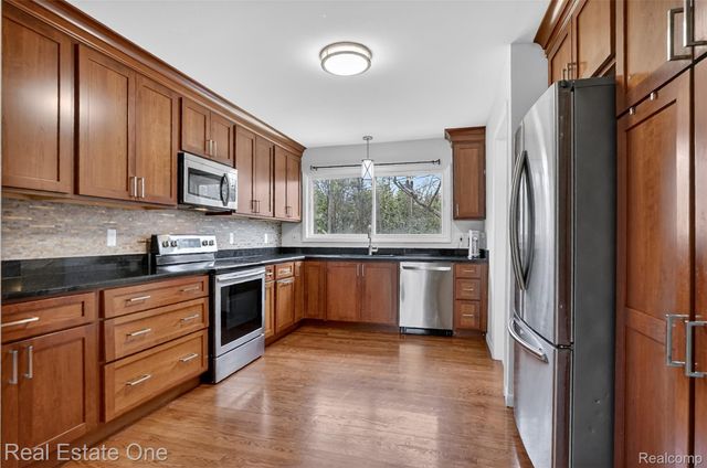 28491 Bayberry Road, Farmington Hills, MI 48331