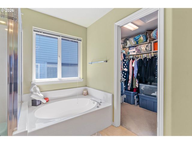 9016 Se EMILY PARK Way, Happy Valley, OR 97086