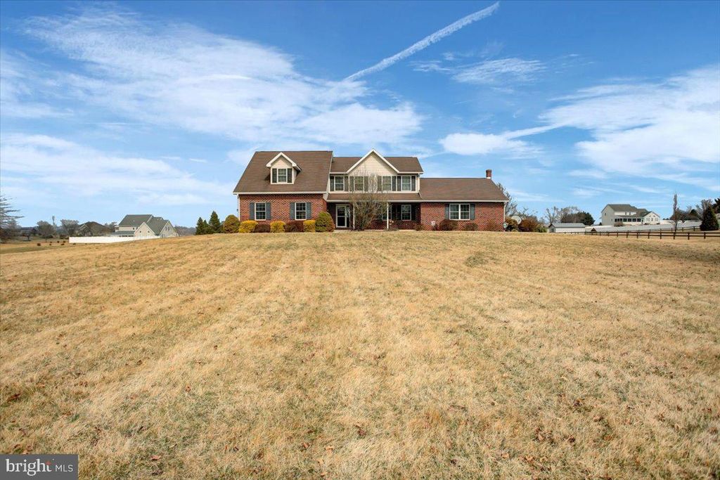 26 JAMESTOWN ROAD, Shippensburg, PA 17257