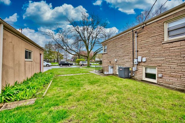 5200 Madison Street, Skokie, IL 60077