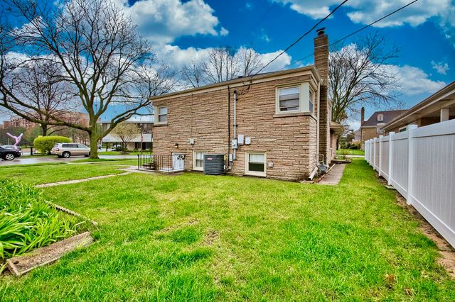 5200 Madison Street, Skokie, IL 60077