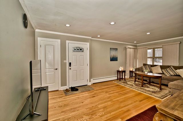 5200 Madison Street, Skokie, IL 60077