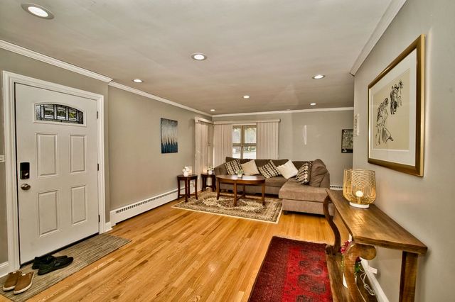 5200 Madison Street, Skokie, IL 60077