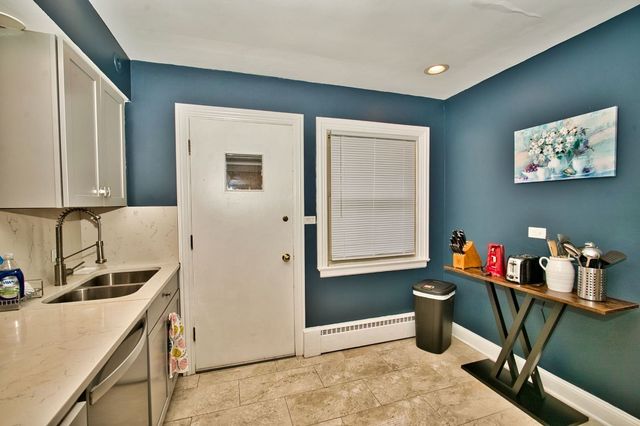 5200 Madison Street, Skokie, IL 60077