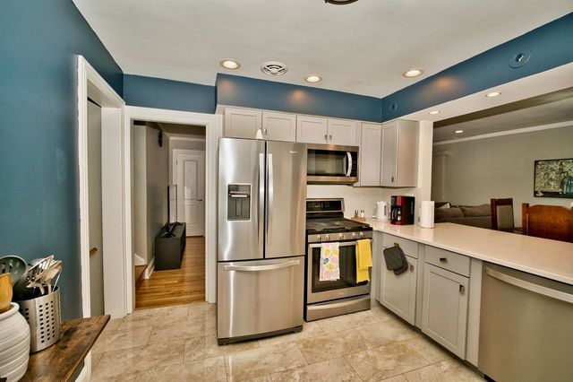 5200 Madison Street, Skokie, IL 60077