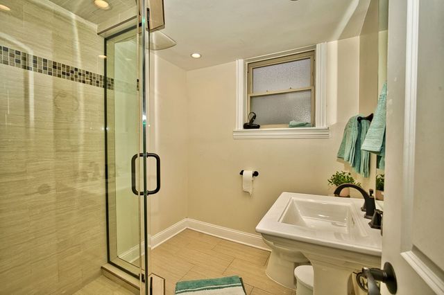 5200 Madison Street, Skokie, IL 60077