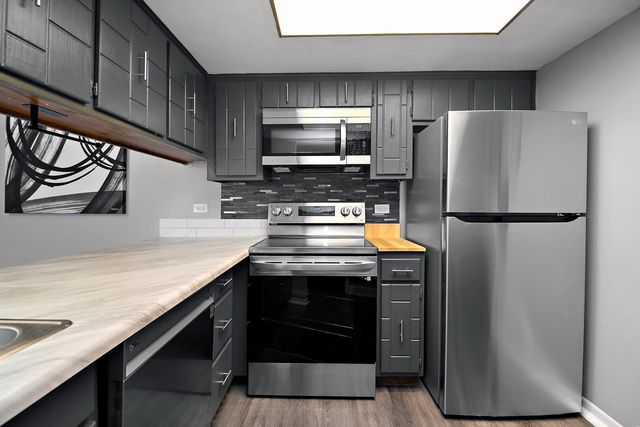 820 Elder Road C-412, Homewood, IL 60430