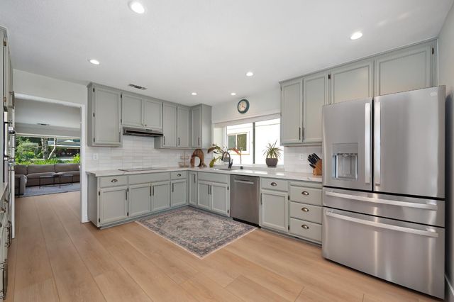 2901 Cambridge Rd, Cameron Park, CA 95682