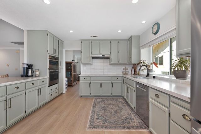 2901 Cambridge Rd, Cameron Park, CA 95682