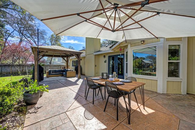 2901 Cambridge Rd, Cameron Park, CA 95682