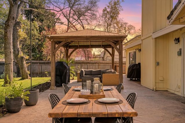 2901 Cambridge Rd, Cameron Park, CA 95682