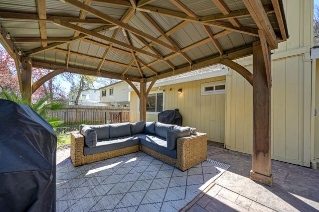 2901 Cambridge Rd, Cameron Park, CA 95682