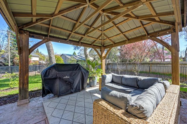 2901 Cambridge Rd, Cameron Park, CA 95682