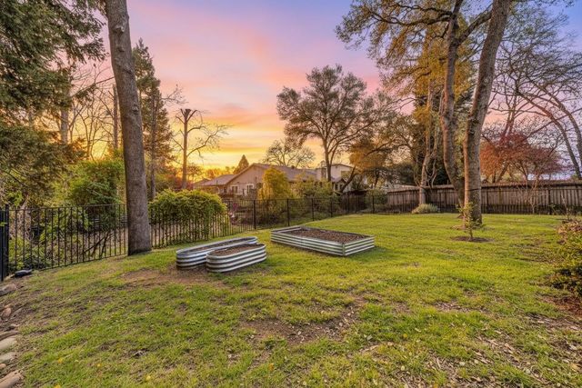 2901 Cambridge Rd, Cameron Park, CA 95682