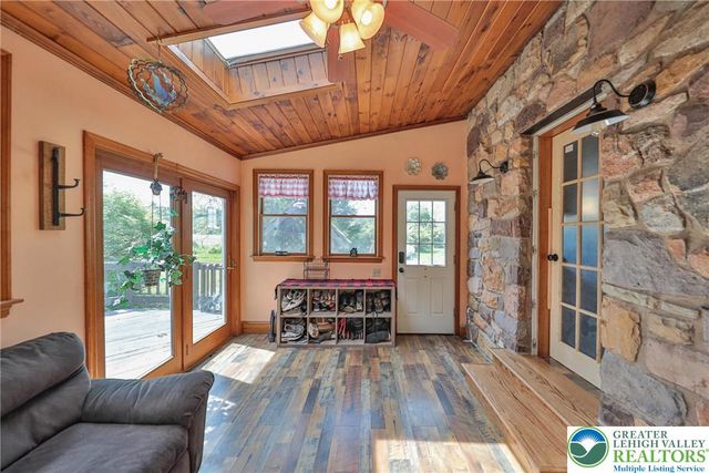 945 Silver Spring Boulevard, Polk Twp, PA 18058