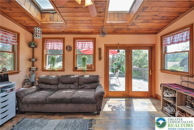 945 Silver Spring Boulevard, Polk Twp, PA 18058