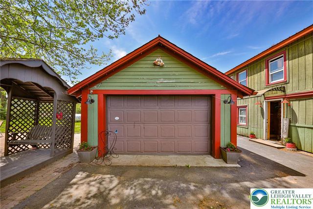 945 Silver Spring Boulevard, Polk Twp, PA 18058