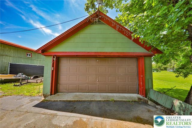 945 Silver Spring Boulevard, Polk Twp, PA 18058