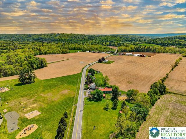 945 Silver Spring Boulevard, Polk Twp, PA 18058