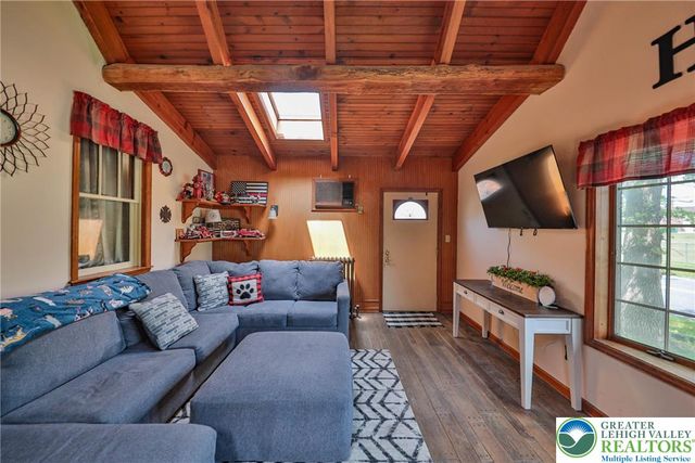 945 Silver Spring Boulevard, Polk Twp, PA 18058