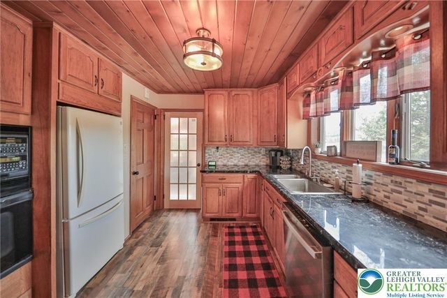 945 Silver Spring Boulevard, Polk Twp, PA 18058