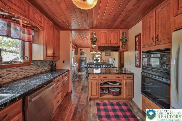 945 Silver Spring Boulevard, Polk Twp, PA 18058