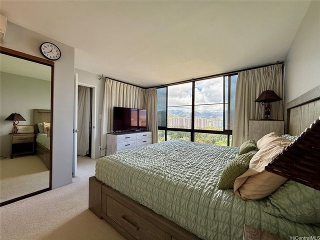 990 Ala Nanala Street 19A, Honolulu, HI 96818