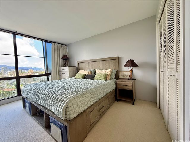 990 Ala Nanala Street 19A, Honolulu, HI 96818