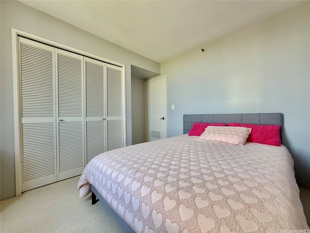 990 Ala Nanala Street 19A, Honolulu, HI 96818