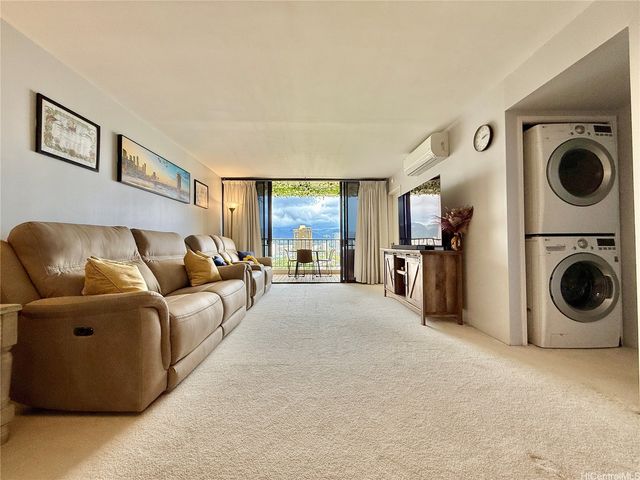 990 Ala Nanala Street 19A, Honolulu, HI 96818