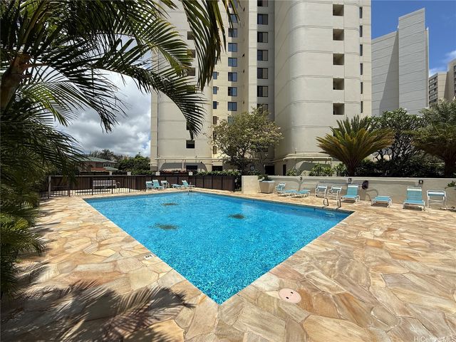 990 Ala Nanala Street 19A, Honolulu, HI 96818