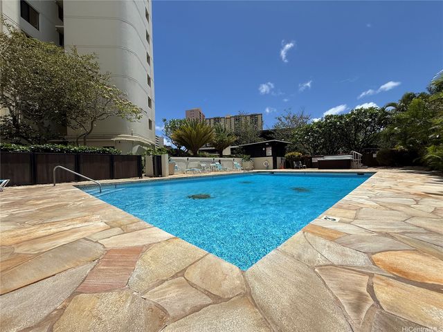 990 Ala Nanala Street 19A, Honolulu, HI 96818