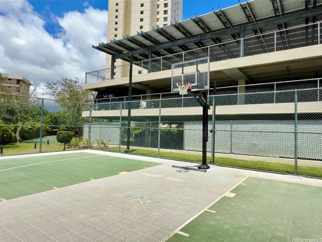 990 Ala Nanala Street 19A, Honolulu, HI 96818