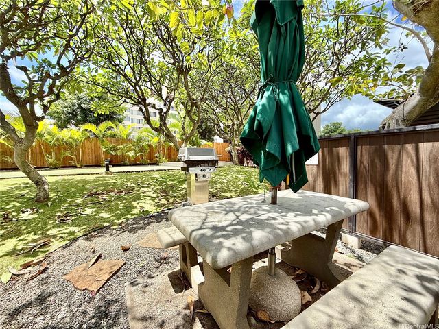 990 Ala Nanala Street 19A, Honolulu, HI 96818