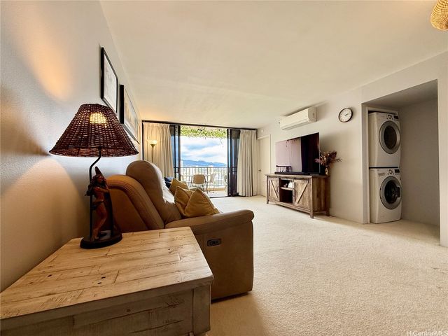 990 Ala Nanala Street 19A, Honolulu, HI 96818