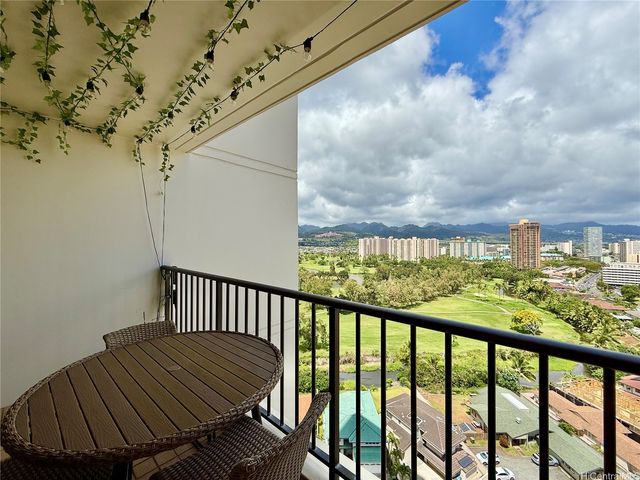 990 Ala Nanala Street 19A, Honolulu, HI 96818