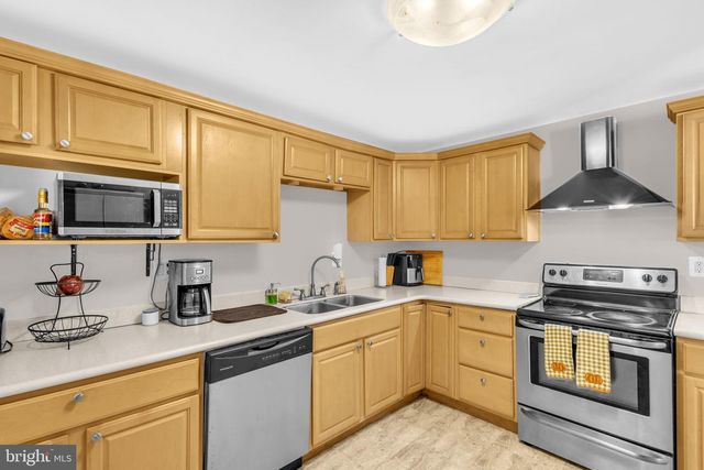 1305 HARWICH DR, Waldorf, MD 20601