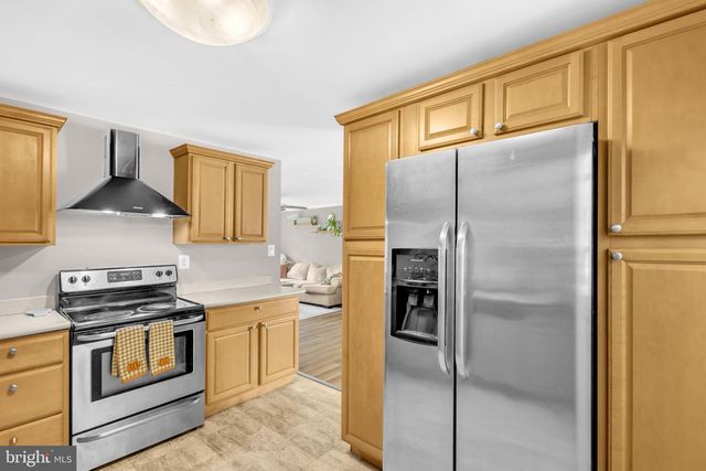 1305 HARWICH DR, Waldorf, MD 20601