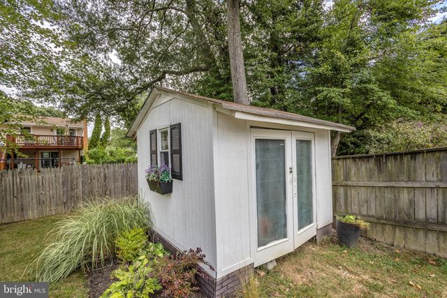 1305 HARWICH DR, Waldorf, MD 20601